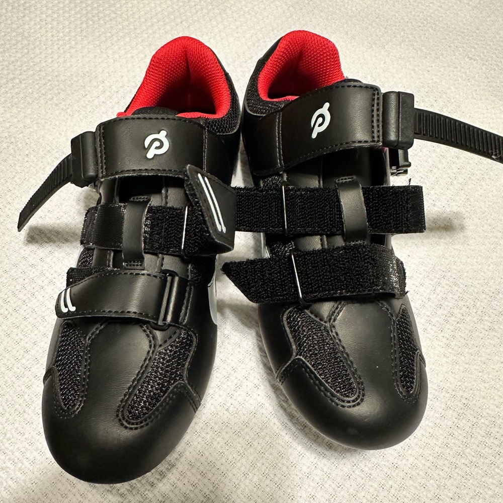 Women’s Pelaton Cycling Shoes Size 7 (38)